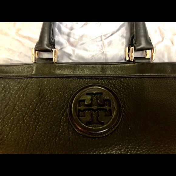 *SOLD* Tory Burch Black Pebbled Leather Purse! - Picture 4 of 7
